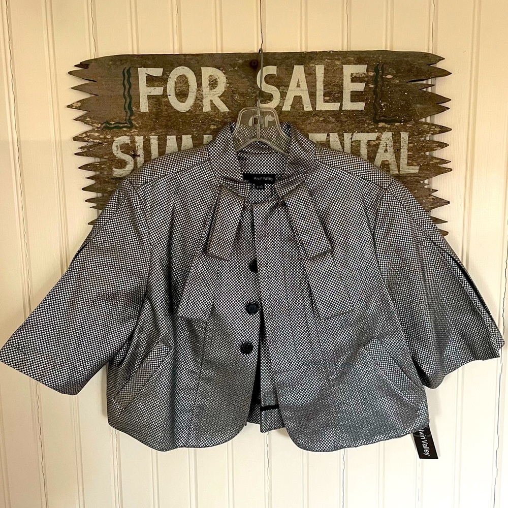 ALVIN VALLEY Silver Cape/Bolero Style Jacket